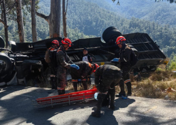 Bus extraurbano involucrado en accidente de Baja Verapaz cuenta con documentación en regla./Foto: Ejército de Guatemala.