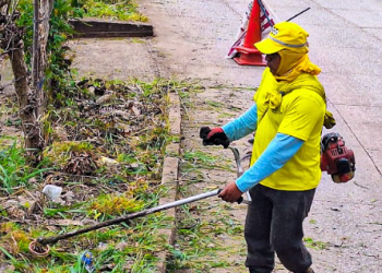 Covial desarrolla labores de limpieza de drenajes en San José del Golfo./Foto: Covial.