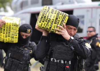 El Mingob destacó que estos resultados son producto del trabajo coordinado entre las fuerzas de seguridad y los equipos de análisis e inteligencia de la PNC. / Foto: Mingob