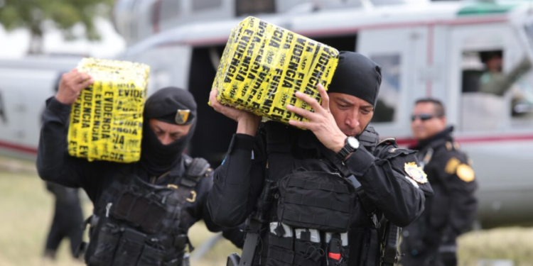 El Mingob destacó que estos resultados son producto del trabajo coordinado entre las fuerzas de seguridad y los equipos de análisis e inteligencia de la PNC. / Foto: Mingob