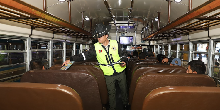 Provial y DGT permanecen en carretera para garantizar la seguridad vial. / Foto: Provial.