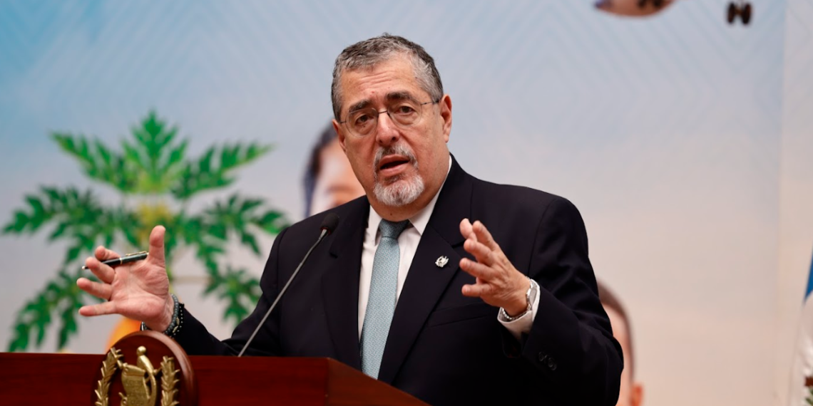 Presidente Bernardo Arévalo en La Ronda.