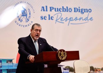 Presidente Bernardo Arévalo en conferencia de prensa.