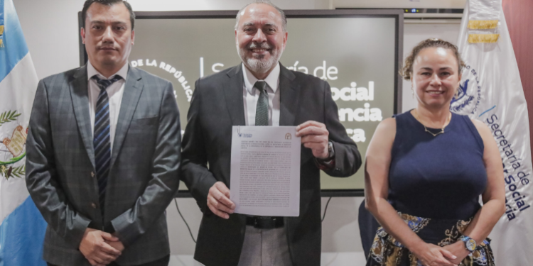 Convenio impulsa la preparación de adolescentes próximos a egresar del cuidado residencial