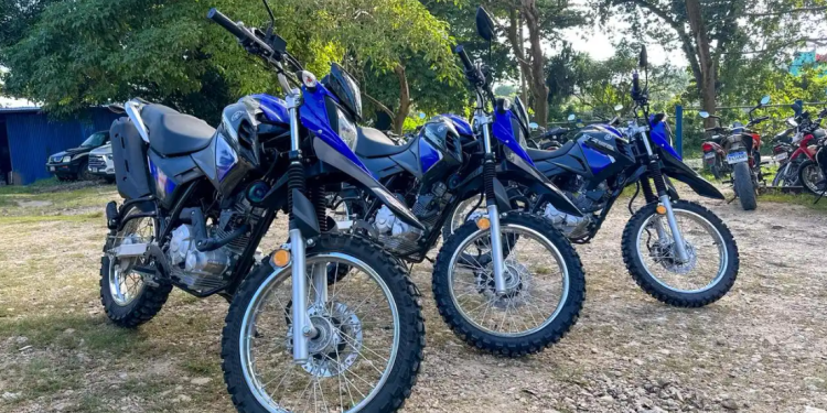 Brigada de Salud de Laguna del Tigre, Petén recibe motocicletas para fortalecer la atención. (Foto: MSPAS)