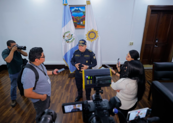 El director de la Policía Nacional Civil (PNC), comisario general David Estuardo Custodio Boteo, en entrevista. / Foto: Gilber García.