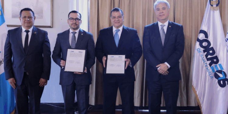 SAT y Correos de Guatemala firman convenio para facilitar el comercio