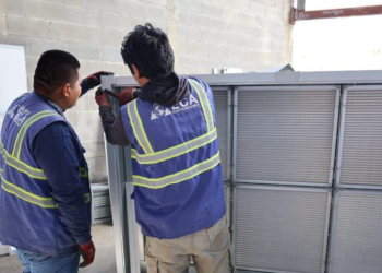 Instalan manejadoras de aire en el Aeropuerto La Aurora./Foto: DGAC.