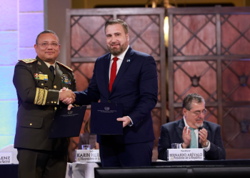 El ministro Saenz resaltó que este proyecto es resultado de años de cooperación bilateral entre Guatemala y Estados Unidos. / Foto: Noé Pérez.