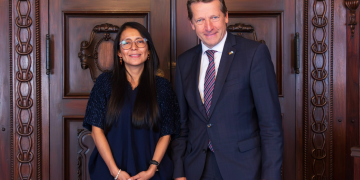 Viceministra de Patrimonio Cultural y embajador de Alemania en Guatemala./Foto: MCD.