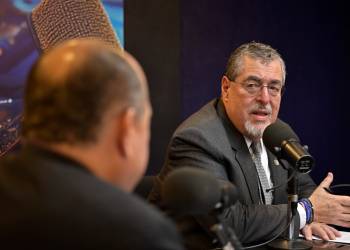 El presidente Bernardo Arévalo en entrevista en Radio Cadena Sonora, habla sobre la construcción de dos nuevas cárceles.