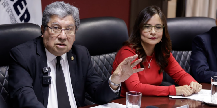 Conferencia de prensa del secretario de la SCEP, Víctor Hugo Godoy.