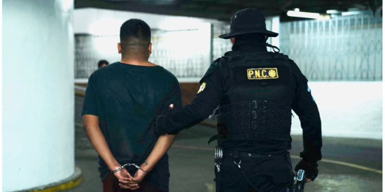 Agentes de la comisaría 12 recapturaron a Rony Eduardo Diego Reyes, de 28 años. / Foto: PNC