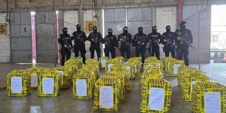 Presidente Arévalo destaca incautaciones de droga al narcotráfico
