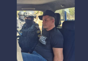 PNC reportó la captura del primer extraditable del año 2026. Se trata de Alex Cardona, alias Chele Peña, solicitado por EE.UU. por narcotráfico.