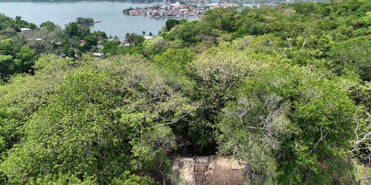 Restringen acceso a Mirador del Rey en Parque Arqueológico Tayasal./Foto: MCD.