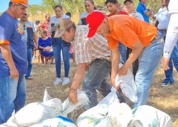 Entregan alimentos a familias vulnerables de Moyuta y Jalpatagua, Jutiapa
