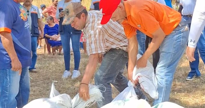 Entregan alimentos a familias vulnerables de Moyuta y Jalpatagua, Jutiapa