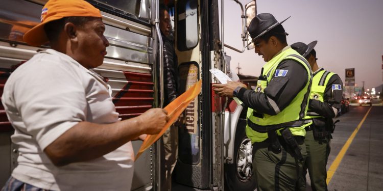 CIV anuncia que transportistas deben presentar Certificado de Funcionalidad antes del 15 de febrero, afirmó el viceminitro de Transportes