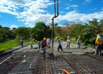 Caminos continúa trabajando en la ampliación a cuatro carriles del Anillo Regional C-50./Foto: DGC.