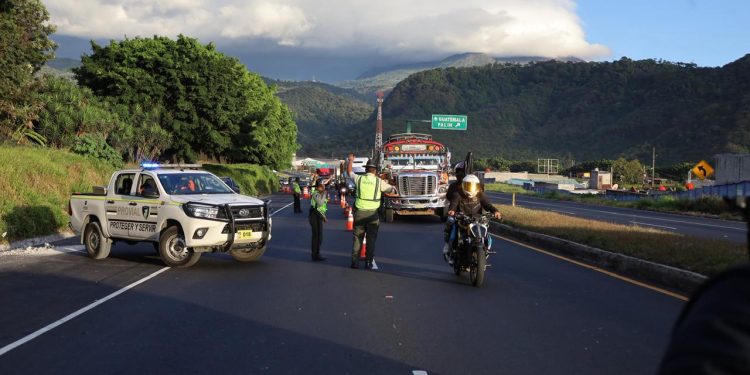 CIV fortalecerá operativos conjuntos en la red vial a partir del 15 de enero. / Foto: CIV.