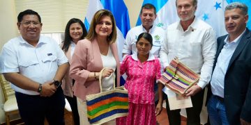 Vicepresidenta y director de Inguat visitaron la región trifinio. (Foto: Vicepresidencia)