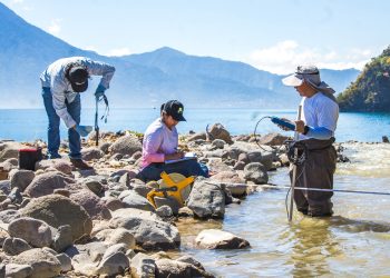 Durante el 2025 AMSCLAE promovió acciones de gestión ambiental en la cuenca del lago de Atitlán. (Foto: AMSCLAE)