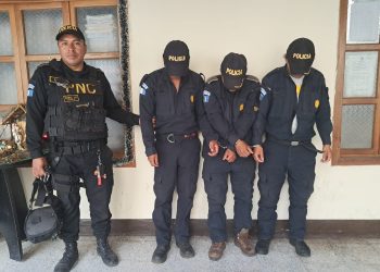 Capturan a tres personas que se hacían pasar por policías en Antigua Guatemala