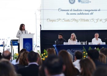 La vicepresidenta partició en la inauguración del nuevo campus de la Universidad Rafael Landívar en Jutiapa. (Foto: Vicepresidencia)