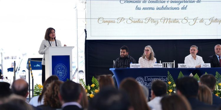 La vicepresidenta partició en la inauguración del nuevo campus de la Universidad Rafael Landívar en Jutiapa. (Foto: Vicepresidencia)