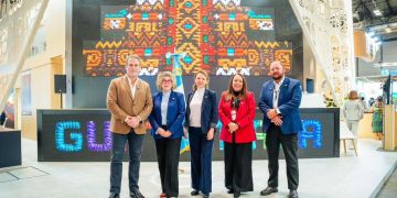 Autoridades establecen relaciones con socios comerciales del sector turismo./Foto: Minex.