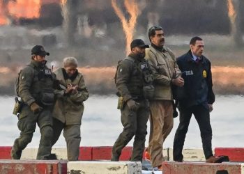 Nicolás Maduro y su esposa Cilia Flores, luego de declararse inocentes ante un tribunal de Manhattan, Nueva York.