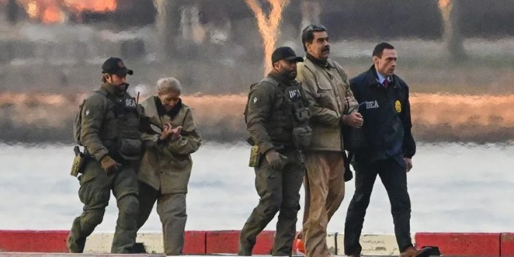 Nicolás Maduro y su esposa Cilia Flores, luego de declararse inocentes ante un tribunal de Manhattan, Nueva York.