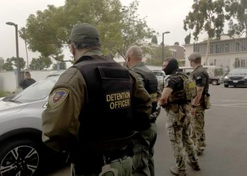 Organizaciones latinas en EE. UU. rechaza que militares participen en redadas antiimigrantes en ese país.