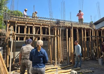 Supervisan trabajos del proyecto de Escuela Primaria Octavio Paz en Champerico