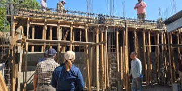 Supervisan trabajos del proyecto de Escuela Primaria Octavio Paz en Champerico
