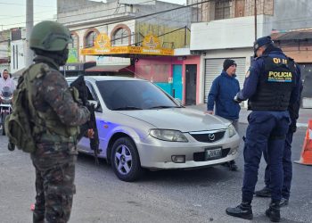Fuerzas convinadas de la PNC y el Ejército desarrollan operativos en la zona 18 y otros puntos del país.