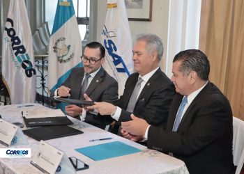 Correos y SAT firman convenio para mejorar el sistema postal./Foto: CIV.