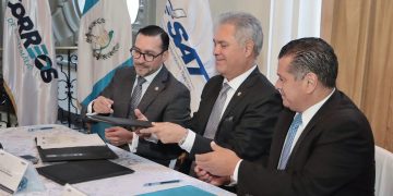 Correos y SAT firman convenio para mejorar el sistema postal./Foto: CIV.