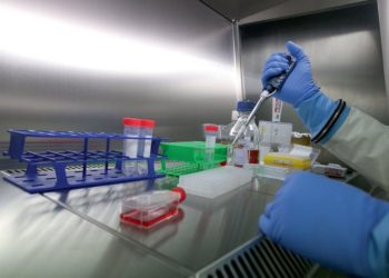 Con una sencilla prueba de sangre mediante punción digital podría detectarse el alzhéimer.