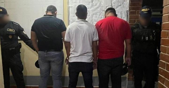 La PNC capturó a tres presuntos autores de ataque contra alcalde de Los Amates, Izabal.