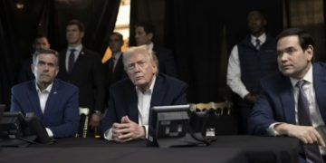 El presidente de EE. UU., Donald Trump, dijo que las autoridades interinas no están respondiendo como se espera.