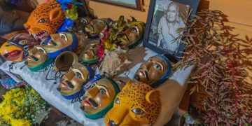 MCD entrega materiales ceremoniales del Rabinal Achí. / Foto: MCD.