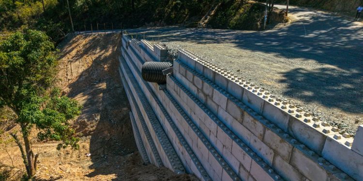 Covial construyó un muro reforzado e instaló tuberías nuevas./Foto: Covial.