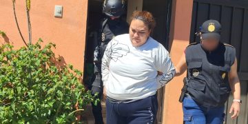 De acuerdo con las autoridades, Leiva Paz cuenta con cuatro órdenes de captura vigentes por seis delitos. / Foto: PNC.