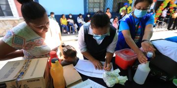 Salud refuerza acciones de vacunación y vigilancia comunitaria ante casos de sarampión en el país. (Foto: MSPAS)