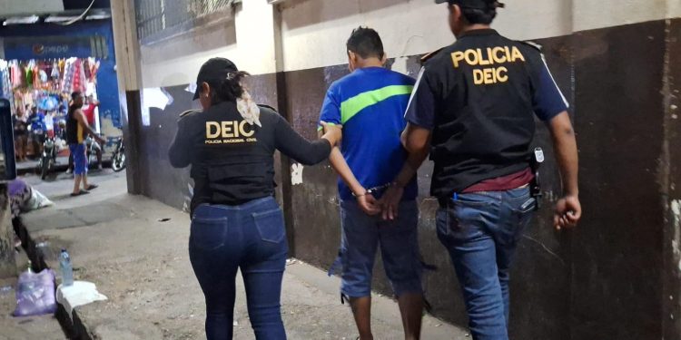 Las autoridades capturaron a Santos N, de 35 años. / Foto: PNC