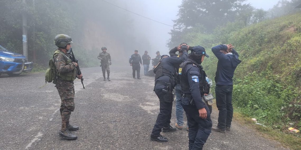Las acciones del estado de sitio forman parte de un plan coordinado entre la PNC y el Ejército de Guatemala, con el fin de identificar y desarticular células criminales. / Foto: PNC.