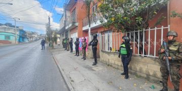 A estas acciones se sumó la participación de la élite motorizada de Tránsito de la PNC, que apoya a la Comisaría 12 y al Ejército de Guatemala en operativos. / Foto: PNC