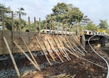 Covial refuerza puente Cantel con muros en los aproches./Foto: Covial.